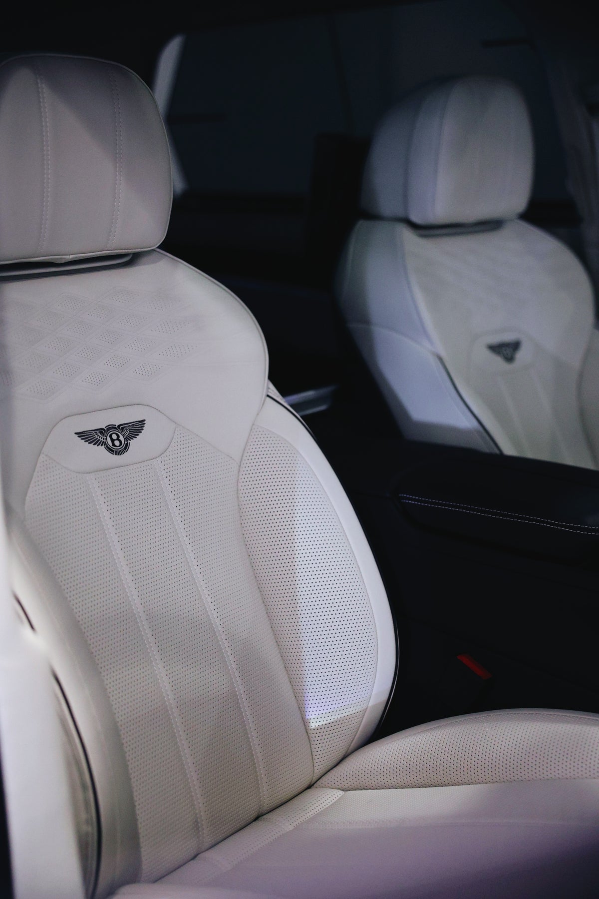 2024 Bentley Bentayga V8 EWB (Extended Wheelbase) Azure
