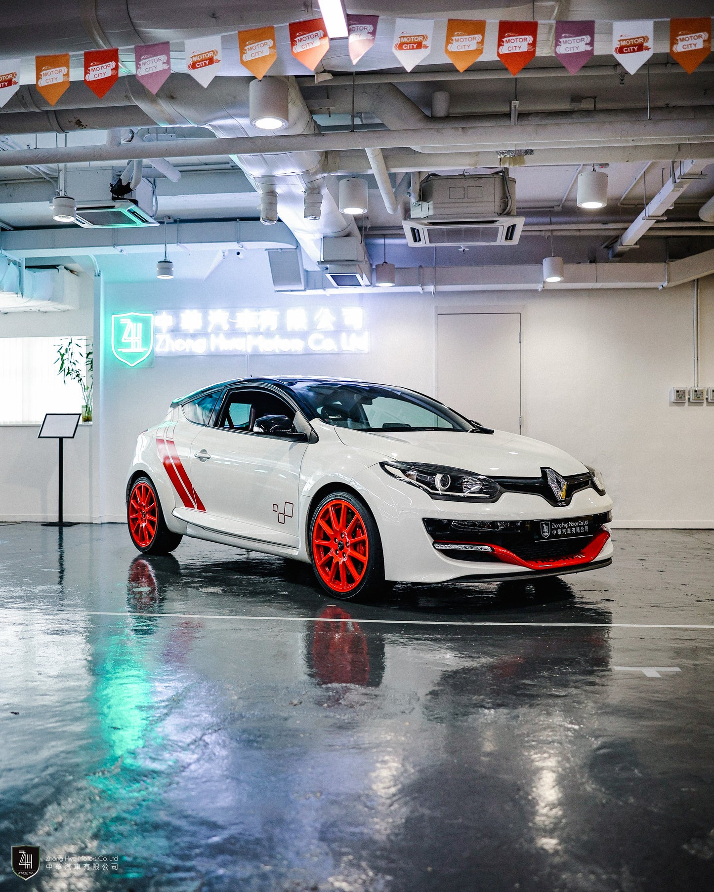 2015 Renault Megane RS 275 Trophy-R