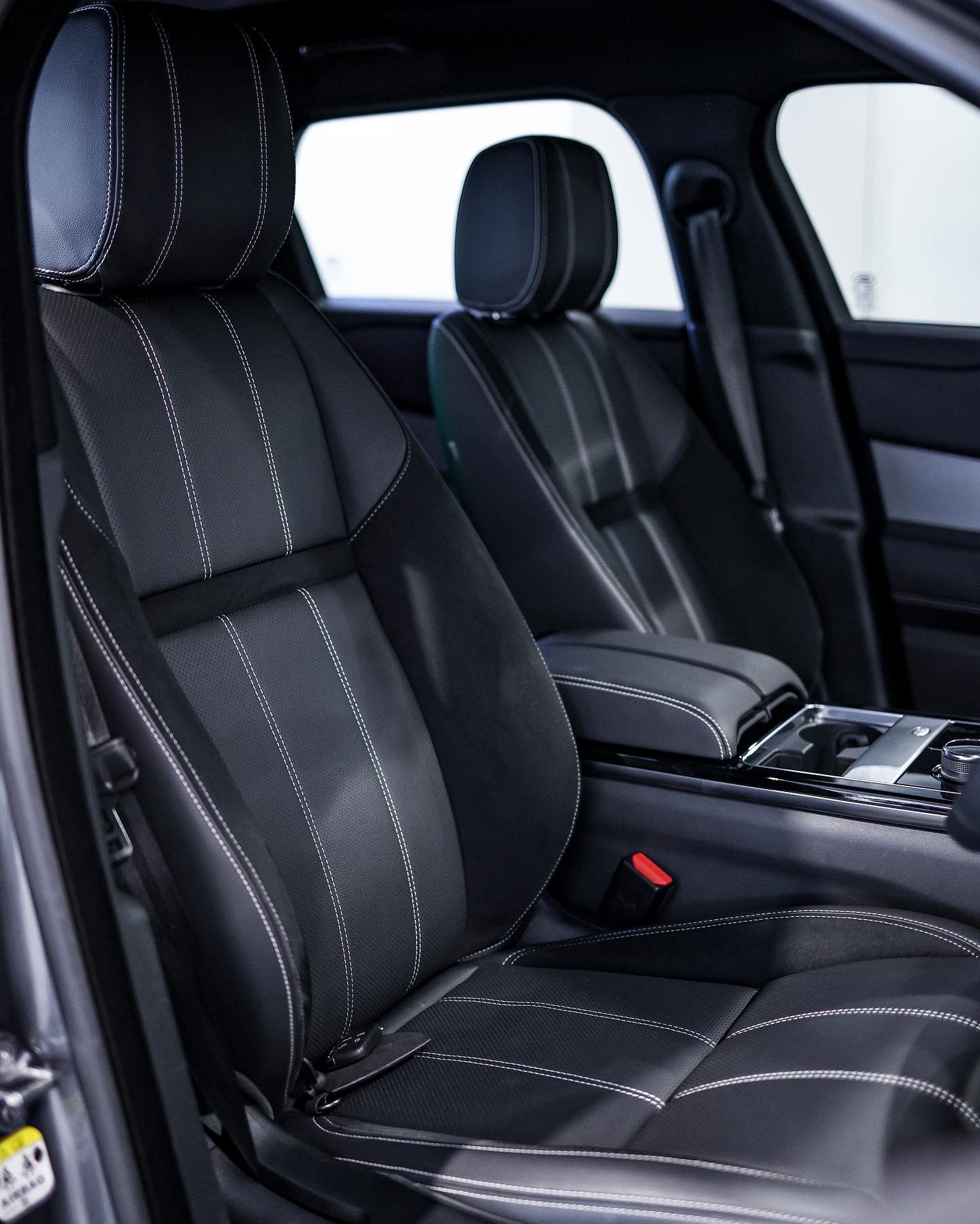 2018/19 Land Rover Range Rover Velar P250 SE R-Dynamic