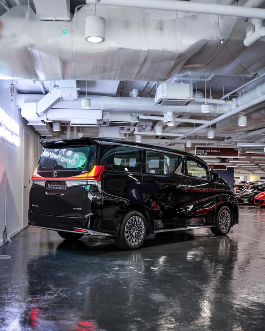 2020 Lexus LM350 4-Seaters