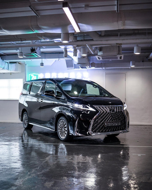 2020 Lexus LM350 4-Seaters