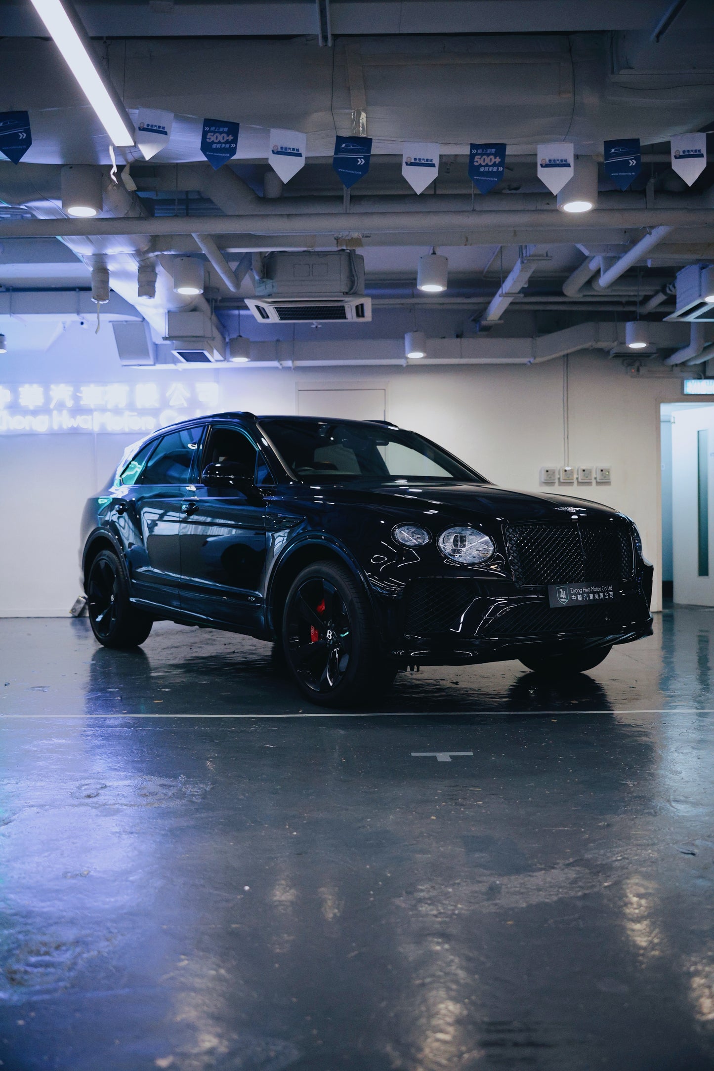2021 Bentley Bentayga (Blackline)