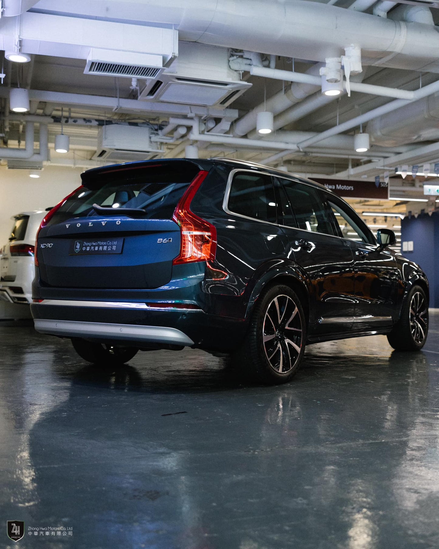 2022 Volvo XC90 B6