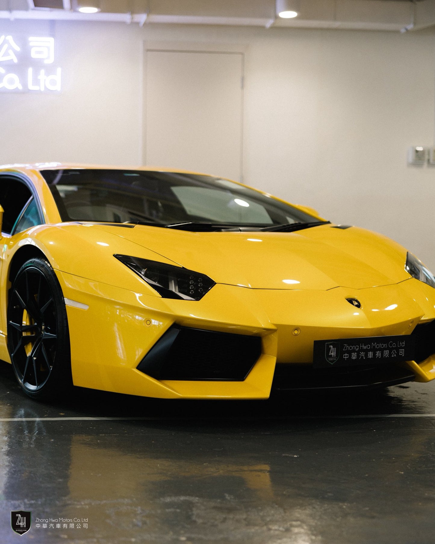 2012 Lamborghini Aventador LP700-4