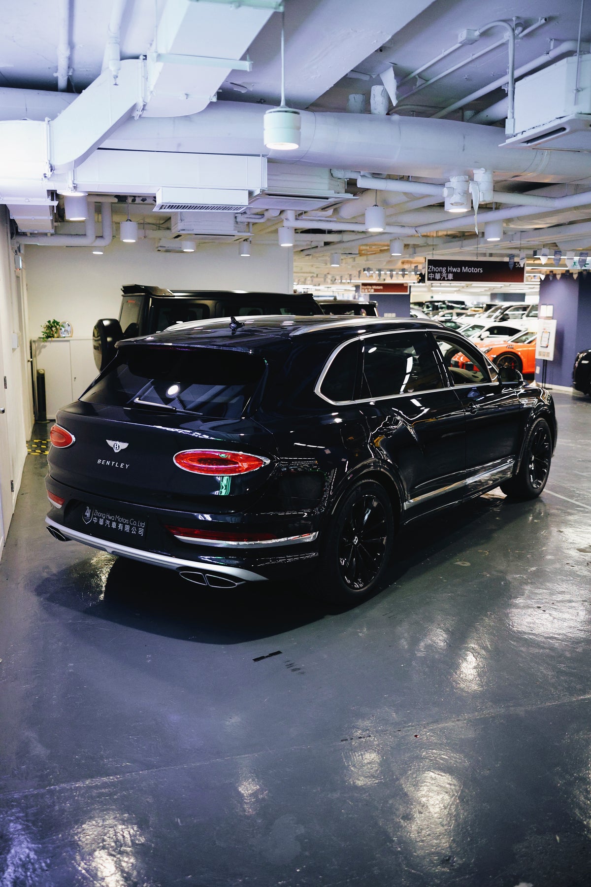 2024 Bentley Bentayga V8 EWB (Extended Wheelbase) Azure