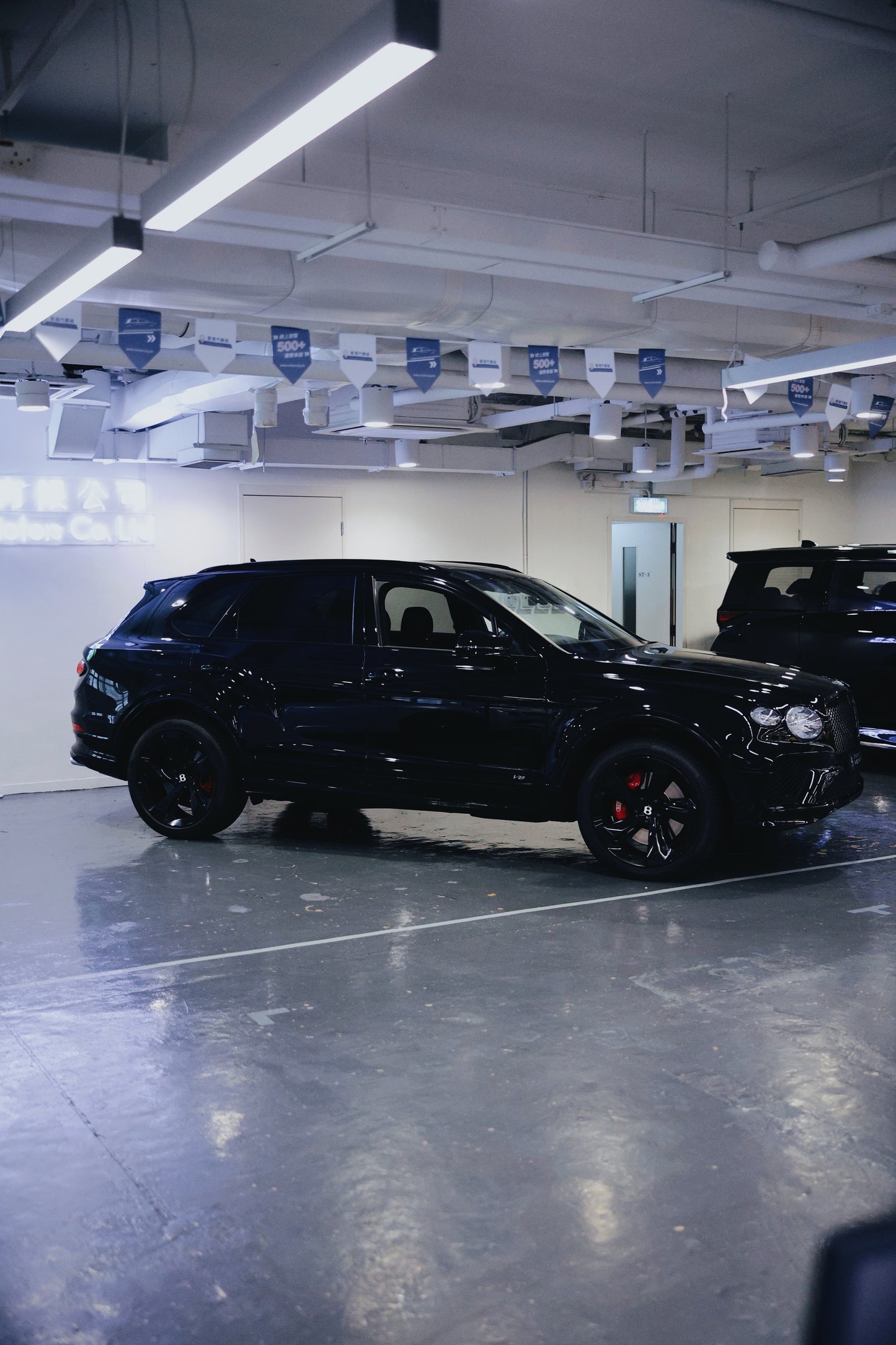 2021 Bentley Bentayga (Blackline)