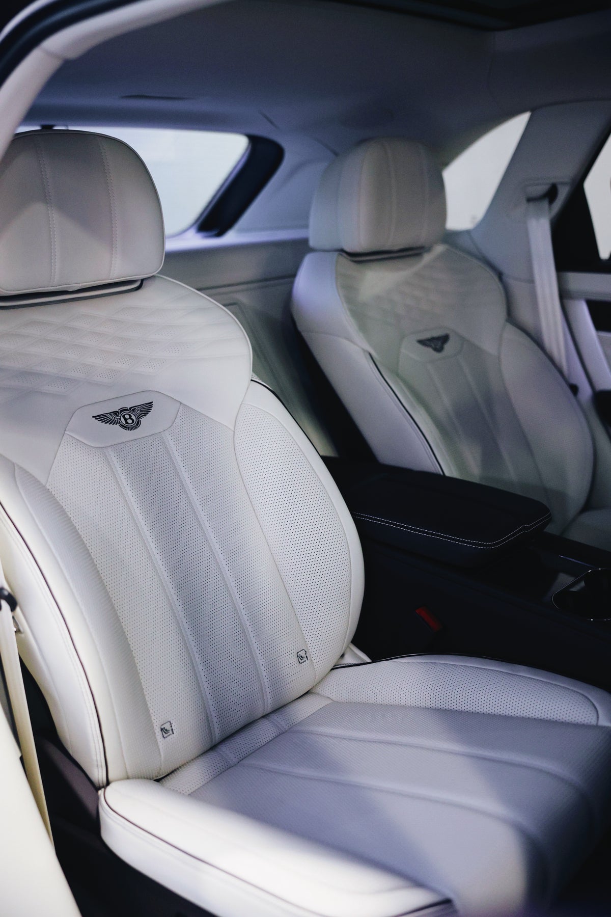 2024 Bentley Bentayga V8 EWB (Extended Wheelbase) Azure
