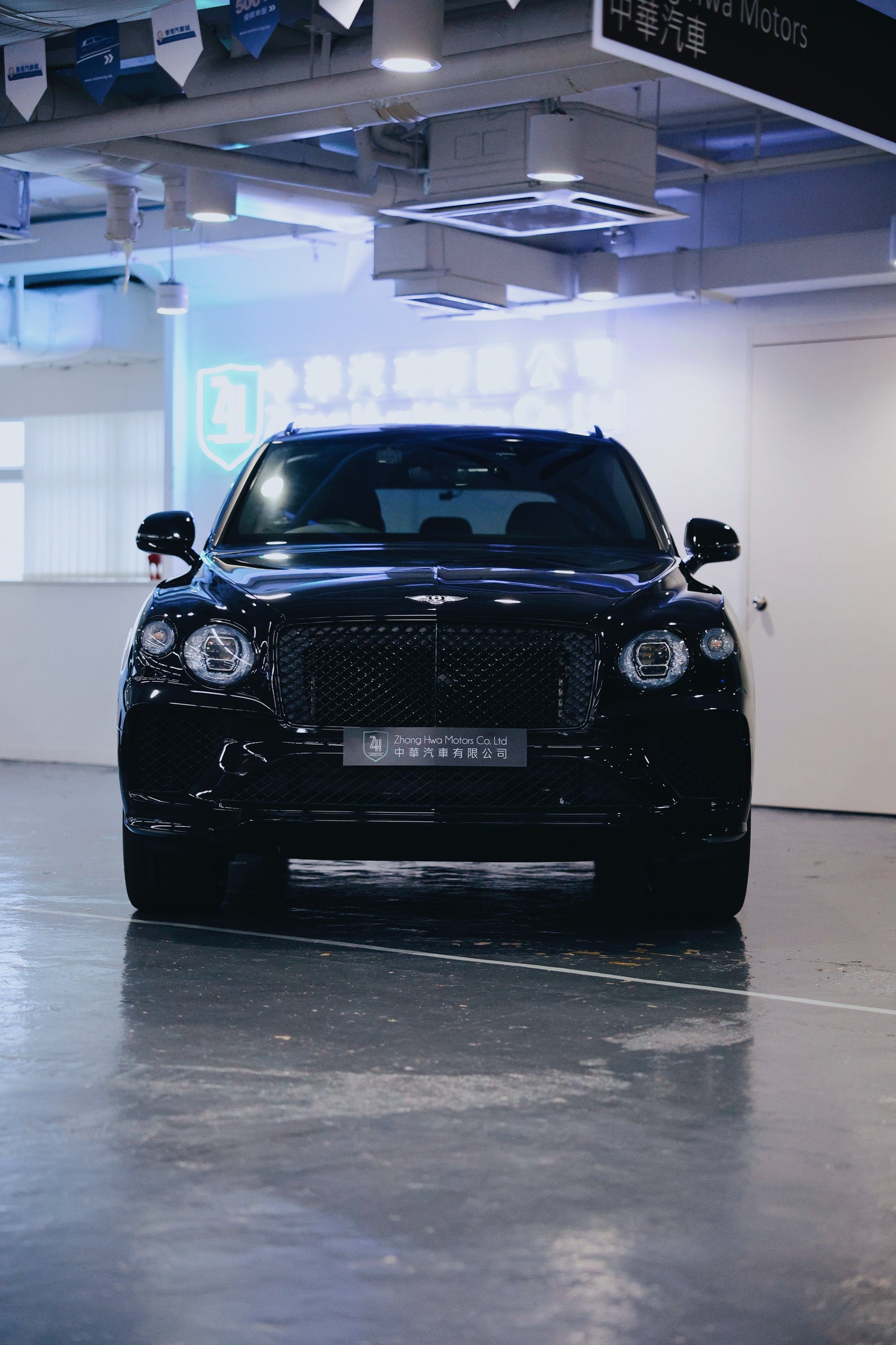 2021 Bentley Bentayga (Blackline)
