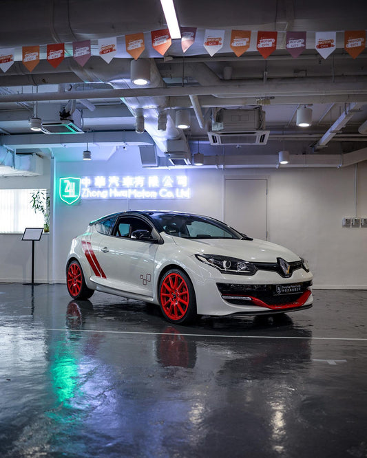 2015 Renault Megane RS 275 Trophy-R